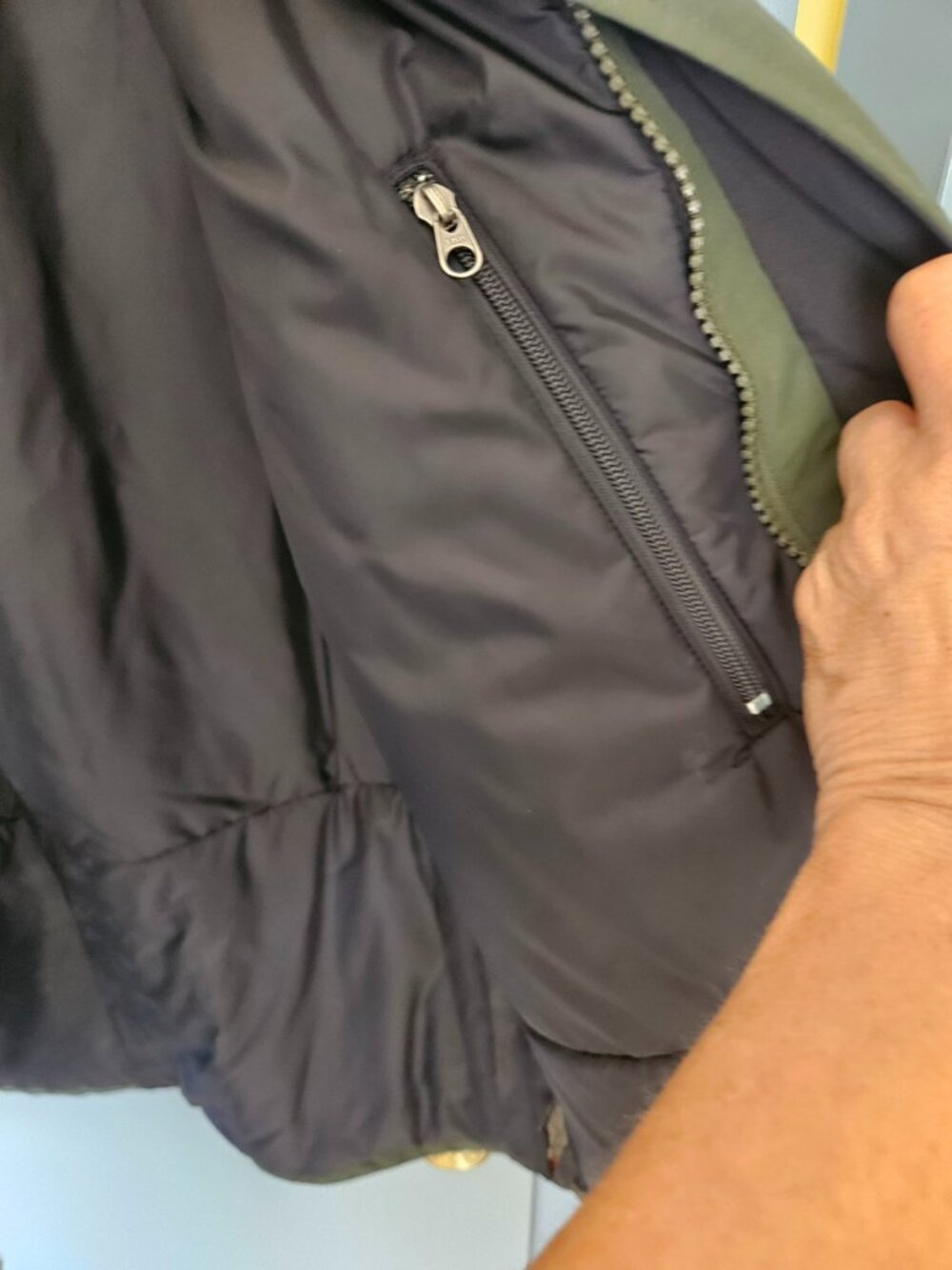 L.L.Bean Thinsulate Lite Loft Hooded Parka Jacket XL Green Black Winter Coat - Picture 13 of 16